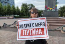 В Москве уже 10 дней действует бессрочный протестный лагерь. Собравшиеся требуют отставки Путина